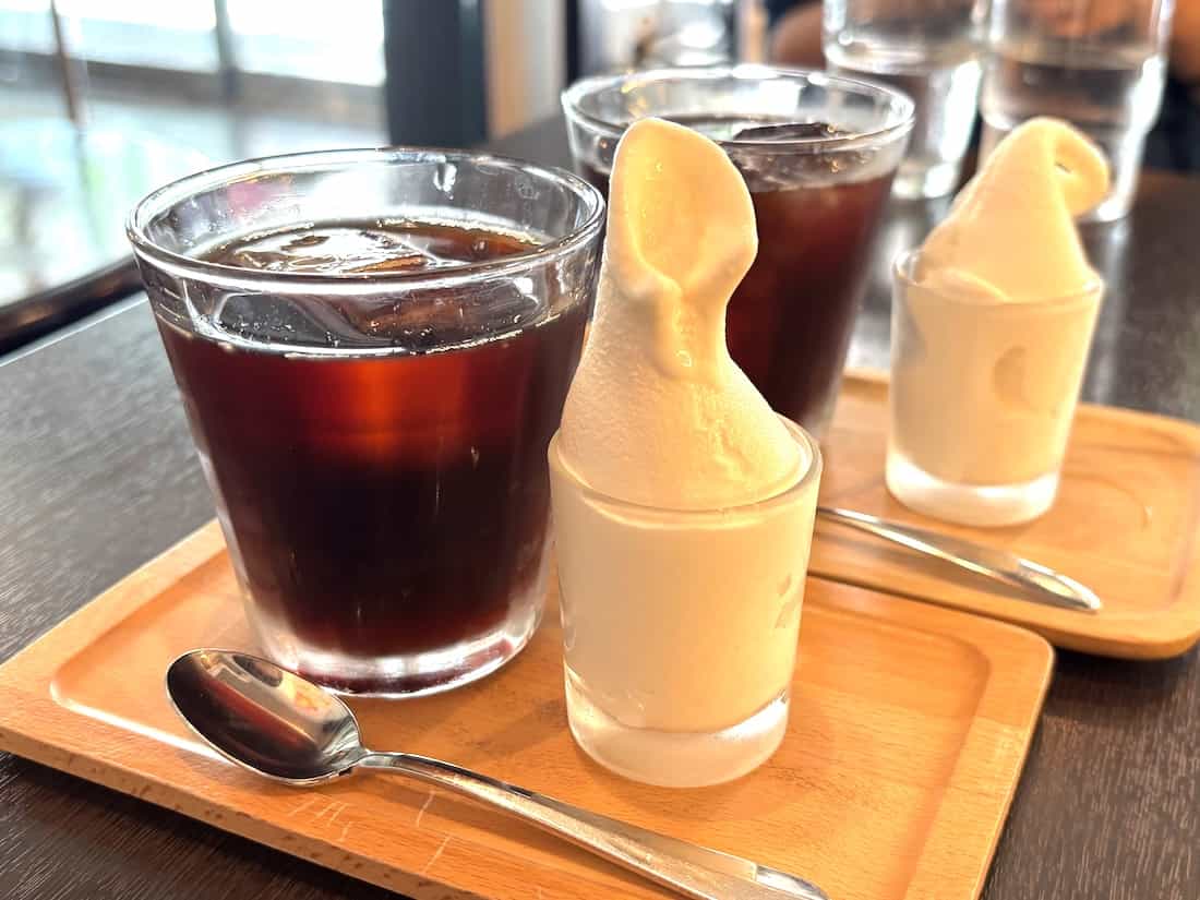 コーヒーとソフトクリーム