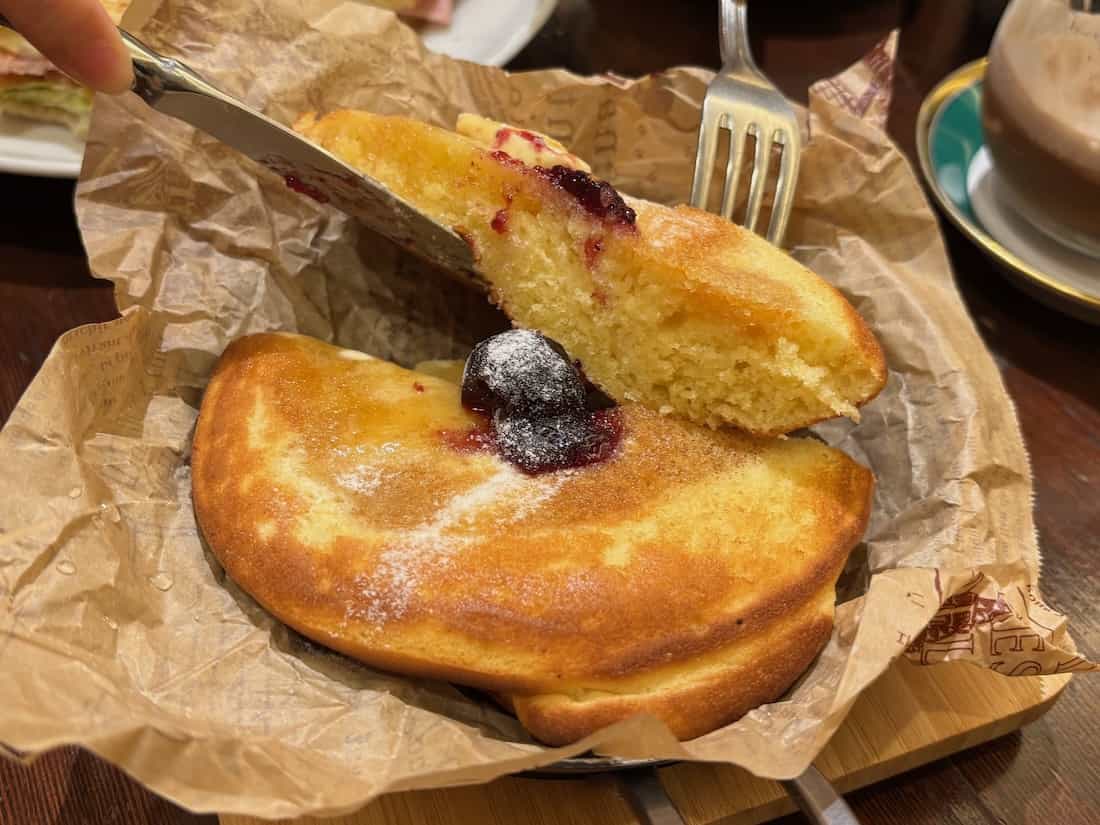 焼き立てパンケーキ